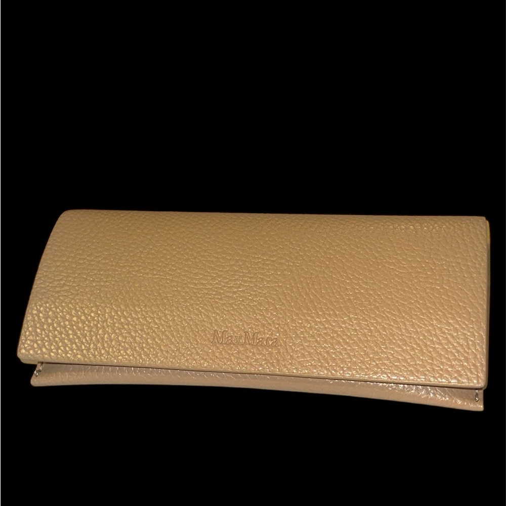 MaxMara Pebbled soft glasses phone case